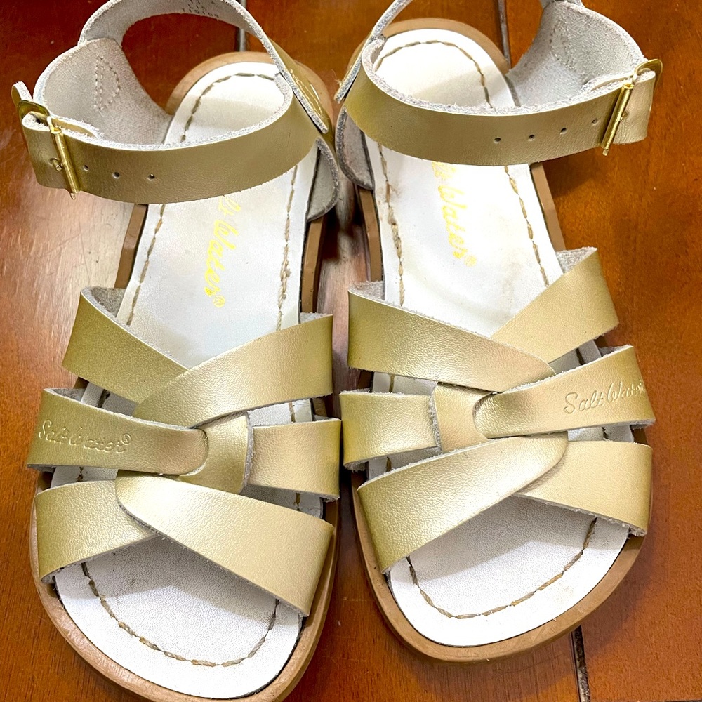 Saltwater sandals—gold
